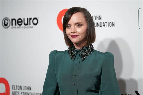 Christina Ricci Bound Her Breasts From Age 12 to 15 to Continue。